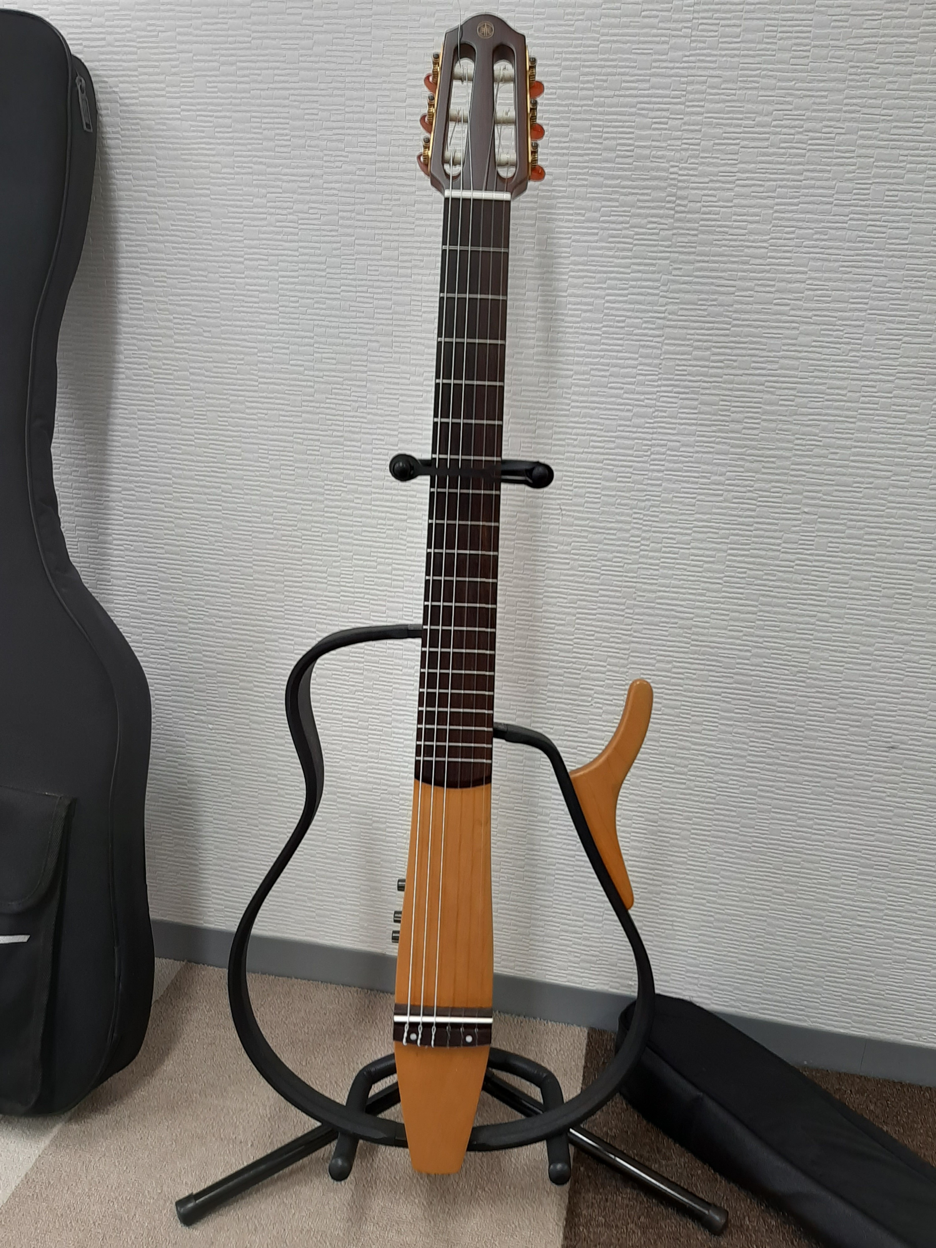 YAMAHA SLG-100N サイレントギターの弦交換。: 高槻市、ギターリペアの